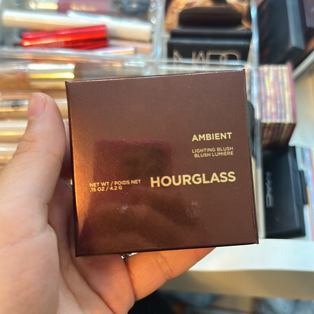 Hourglass Blush Diffused Heat